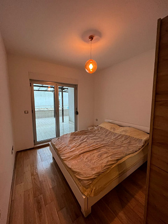Apartment in Kotor mit zwei Schlafzimmern und einer großen Terrasse